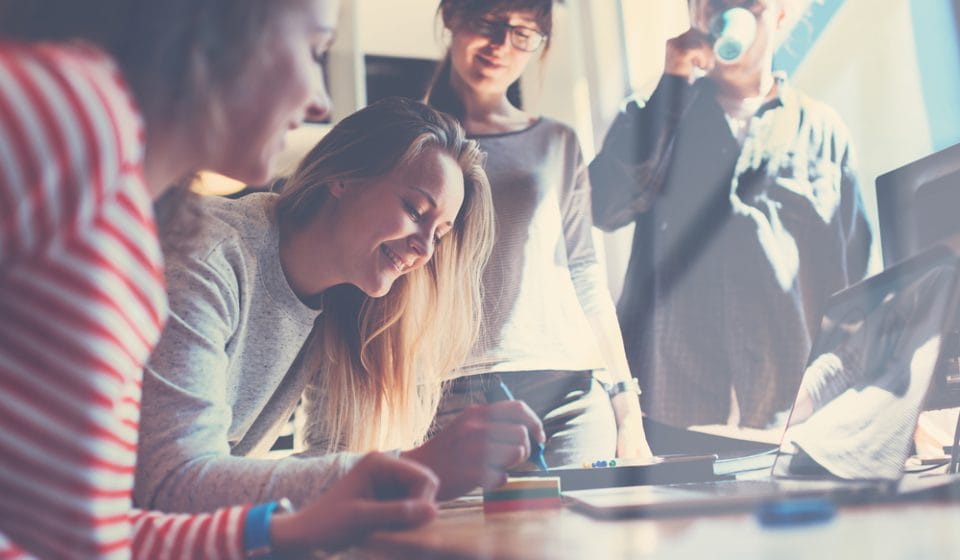 Dicas para criar um ambiente e uma equipe de trabalho feliz