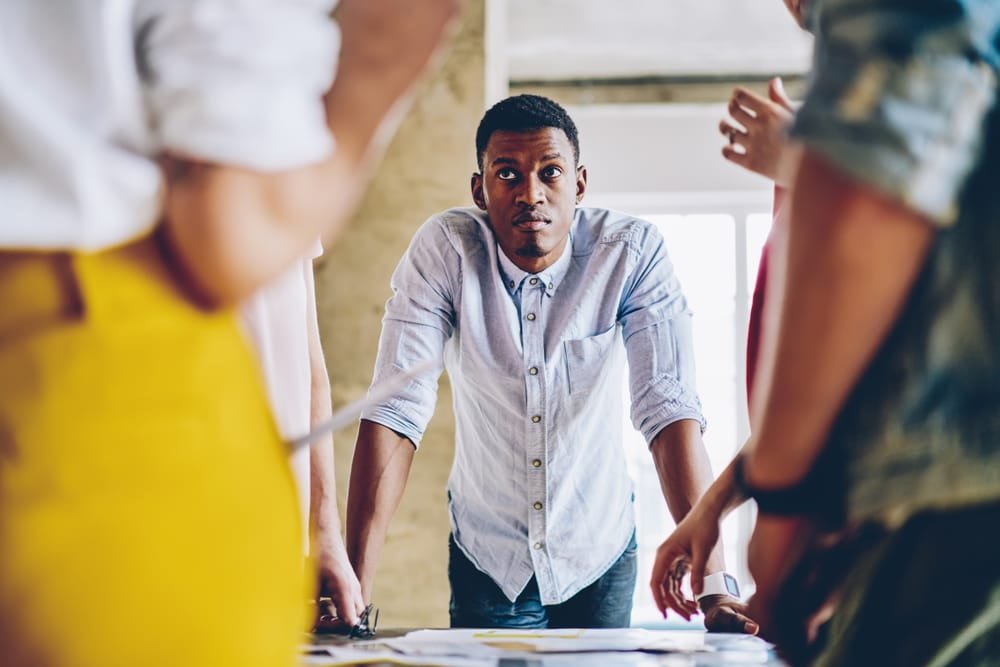 Por que parar de encarar a saúde mental do colaborador como um sinistro e investir em prevenção?