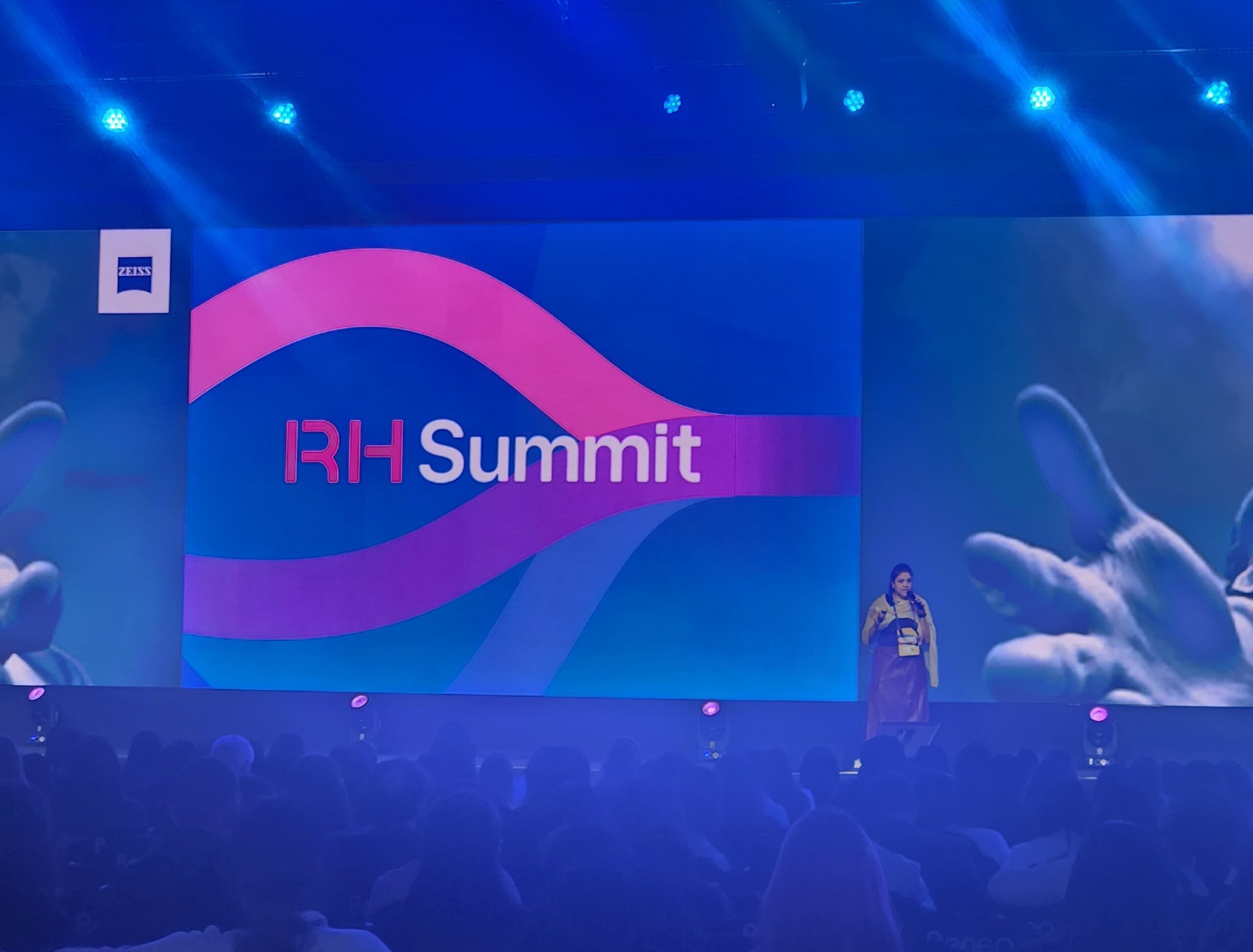 Gabriele Carlos abre a programação do RH Summit 2025