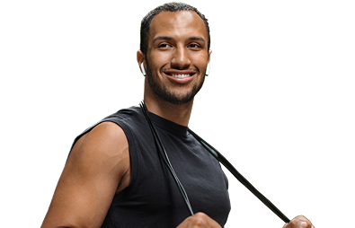 Colaborador com roupas e acessórios de academia, aproveitando os benefícios do Bem-estar 360º do App Vidalink.