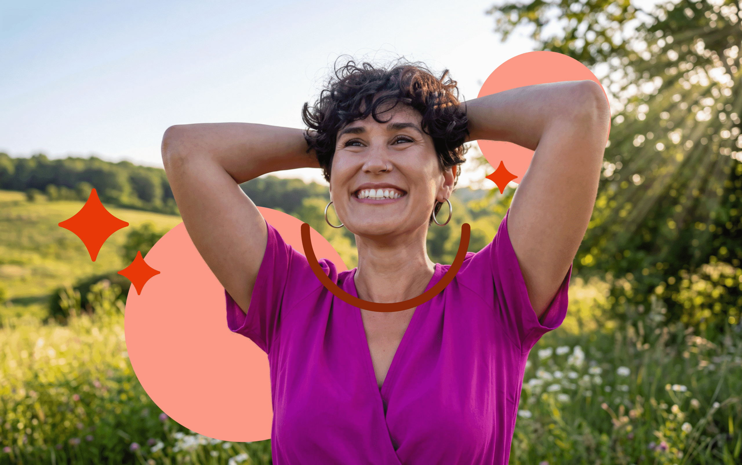 Mulher sorrindo simbolizando o cuidado preventivo com a saúde integral da mulher no Outubro Rosa.